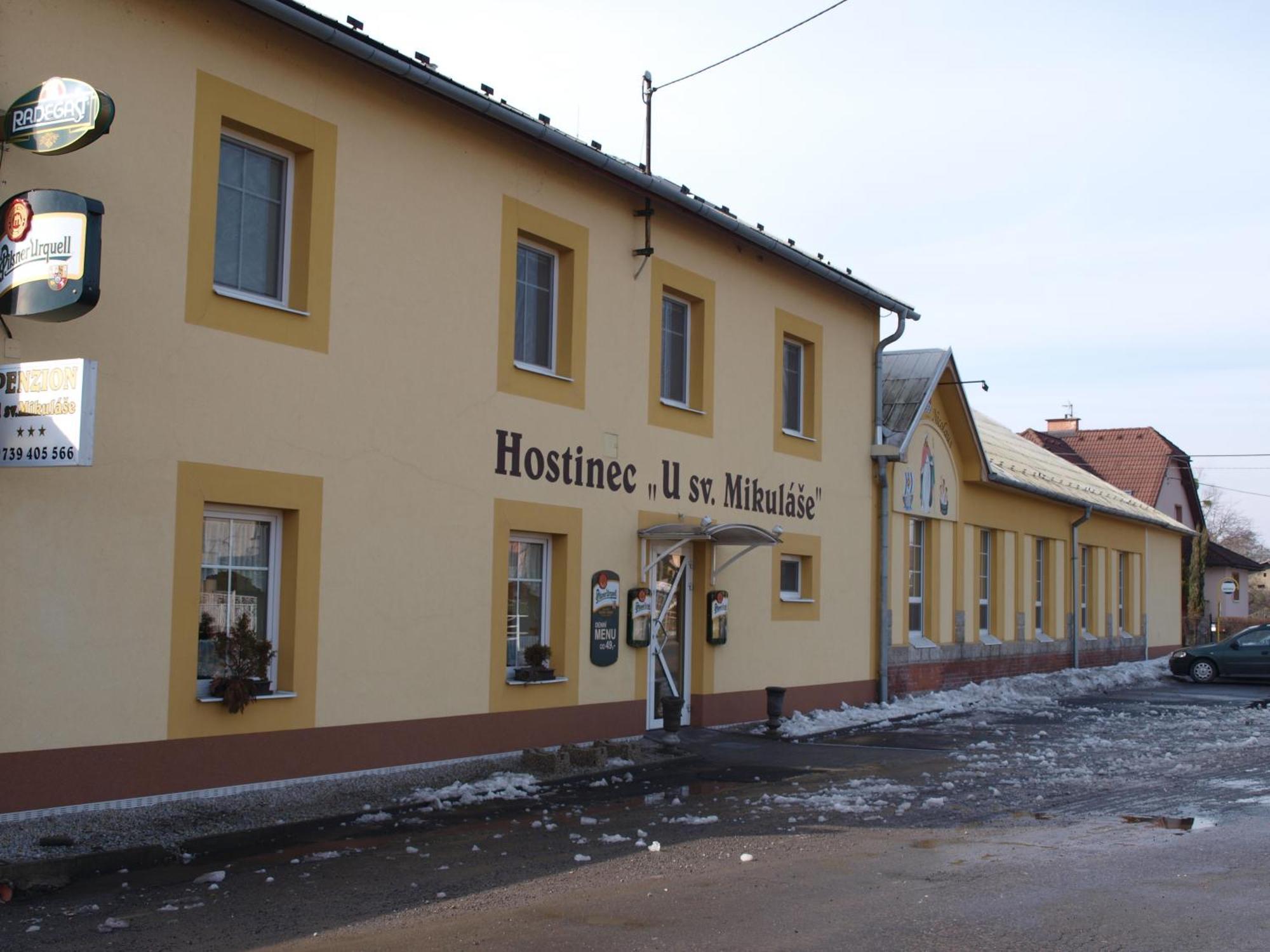 ホテル Hostinec A Penzion U Sv. Mikulase Hať エクステリア 写真